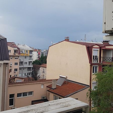 Veki'S House Apartment Skopje Bagian luar foto